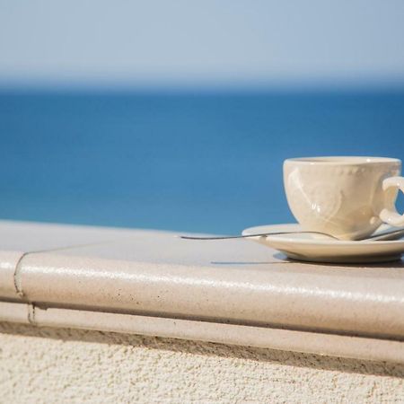 B&B A Due Passi Dal Mare Catona Di Reggio Calabria ภายนอก รูปภาพ