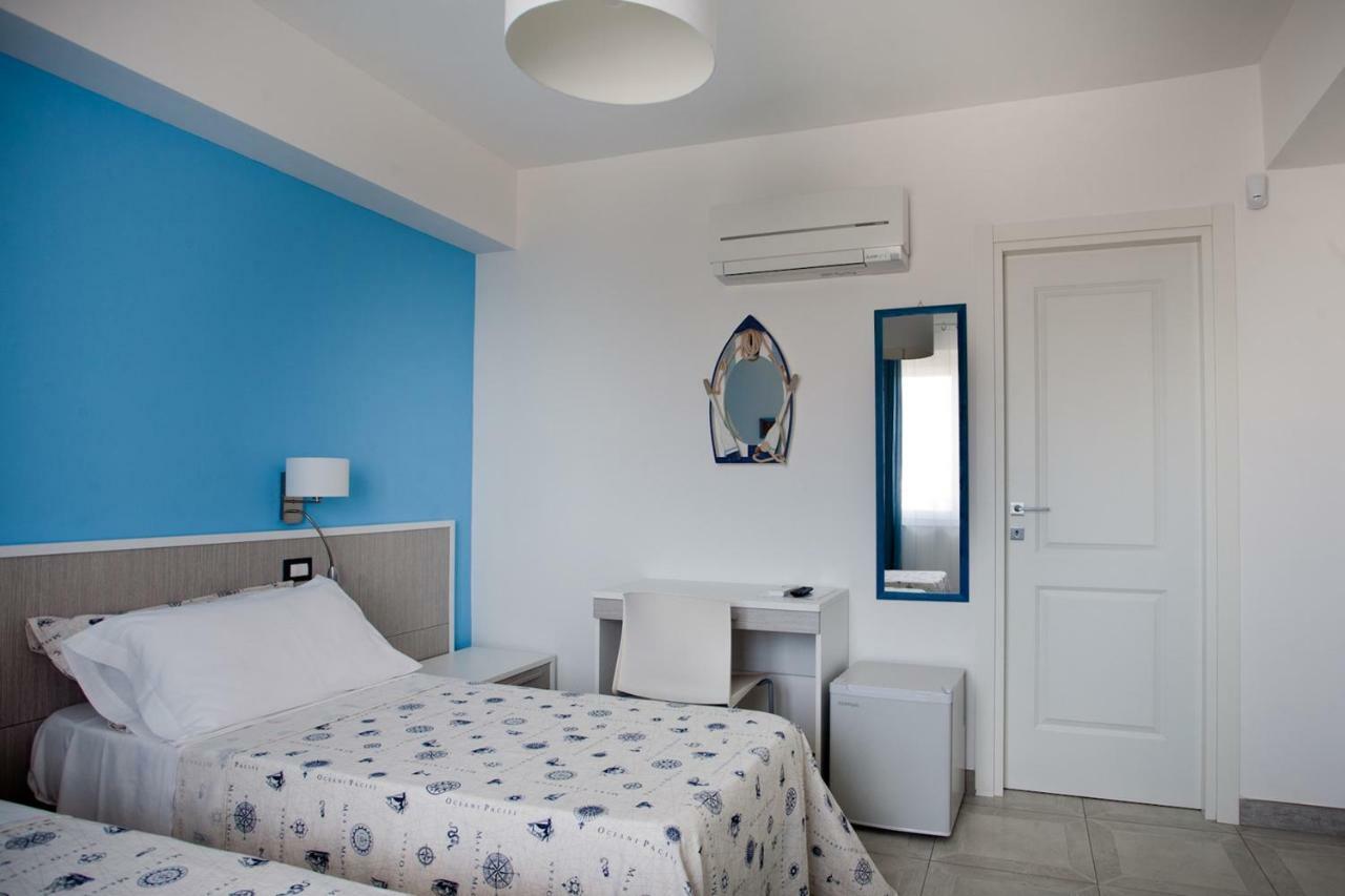 B&B A Due Passi Dal Mare Catona Di Reggio Calabria ภายนอก รูปภาพ